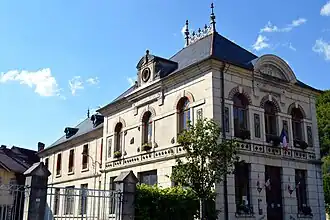 La mairie.
