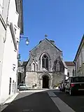 La façade de l'église.