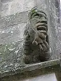 Crosette anthropomorphe.