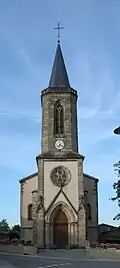 Façade occidentale (clocher-porche) de l'église Saint-Pierre-ès-Liens.