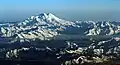Mont Elbrouz et ses deux sommets, point culminant du Caucase.
