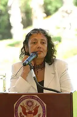 Description de l'image MukherjeeL3.jpg.