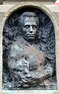 Monument John Grün&nbsp;(en), « l'homme le plus fort du monde », bronze à Mondorf-les-Bains