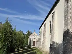 Mur nord-ouest et chapelle seigneuriale.