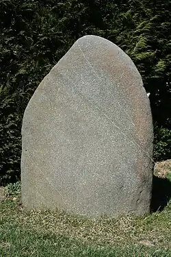 Statue-menhir du Moulin de Loat