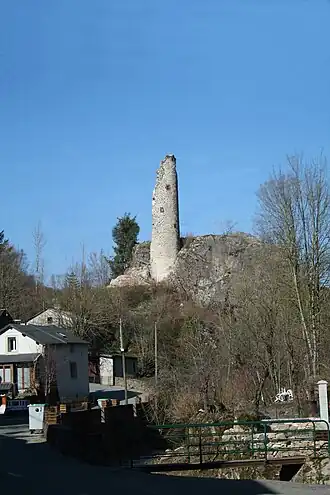 Tour du château de Boissezon à Murat-sur-Vèbre
