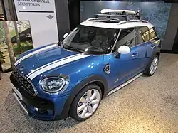 La Mini (2001).