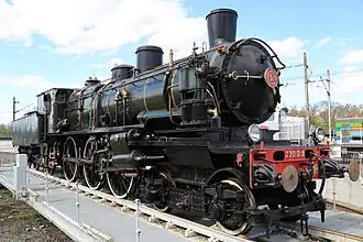 La 230 D 9 en version SNCF alors la Cité du train.