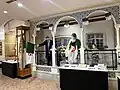 Scène représentant des Algériens joyeux de retrouver leur indépendance le 5 juillet 1962.