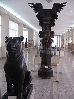 La collection achéménide du musée est située dans la 3e salle.