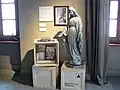Statue de la Vierge du Mont Blanc du Tacul, frappée par la foudre.