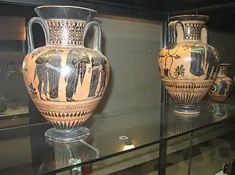 Amphores grecques à figures noires.