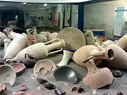 Amphores découvertes lors des fouilles de la station Municipio