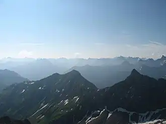 Vue du Muttekopf à gauche avec la Wildmahdspitze à droite.