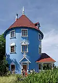 La maison des Moumines dans le parc à thème Muumimaailma à Naantali en Finlande.