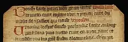 Cette image illustre que le manuscrit a été amputé de son début. Les découpes sont nettes et les deux coins sont coupés diagonalement.