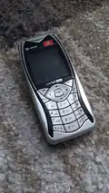Un téléphone mobile (MY V-55).