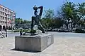 Sculpture de Nèg Mawon, symbole de l'esclave libéré, au cœur de Port-au-Prince (Haïti).