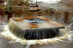 Le puits en crue.