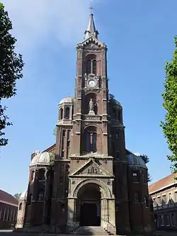L'église Sainte-Barbe.