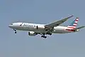 Nouvelle livrée d'un Boeing 777-200 d'American Airlines en avril 2015.
