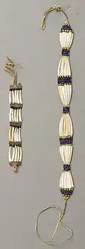 Bijoux en dentalium