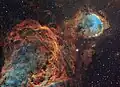 Nébuleuse obtenue avec la technique de bande étroite et la palette Hubble.