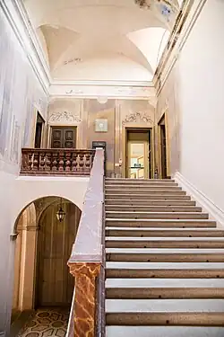 Le grand escalier.