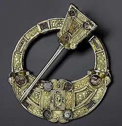 La broche Hunterston, v.  700 apr. J.-C.