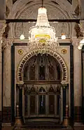 Mihrab richement orné.