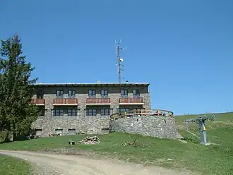 Maison du tourisme sur la montagne.