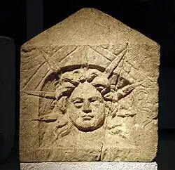 Bas-relief de Sol découvert en 1967.