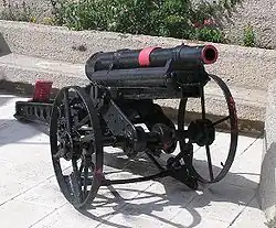 Canon de 65&nbsp;mm Schneider-Ducrest (Beyt ha-Totchan Museum, Zikhron Yaakov).