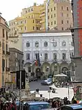 Vue d'ensemble de la place