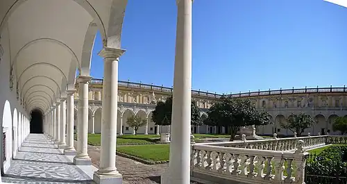 Le grand cloître.