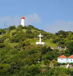 Le phare de Gustavia au sommet …