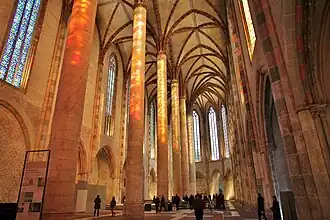 La nef et ses colonnes (13e s.).