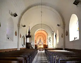 La nef de l'église Saint-Georges.