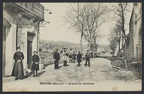 Avenue de Clermont : carte postale (1re moitié du XXe&nbsp;siècle).