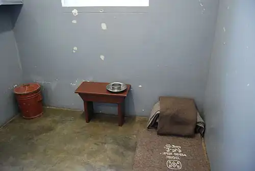 Cellule de Nelson Mandela prison de Robben Island pendant 26 ans.