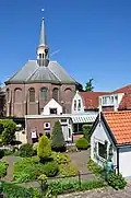 Le village et son église.