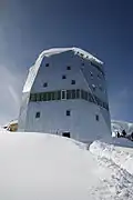 La nouvelle cabane du Mont-Rose, revêtue de plaques d’aluminium.