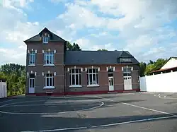 Mairie-école.