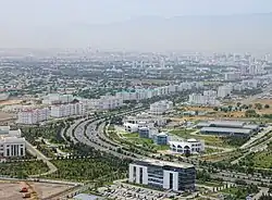 En 2015, le siège social de Bouygues Turkmen (tout en bas au centre de l'image).