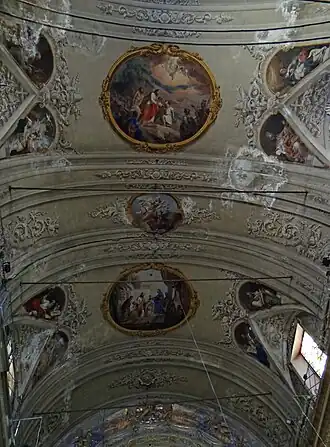 Décoration de la voûte de la nef.