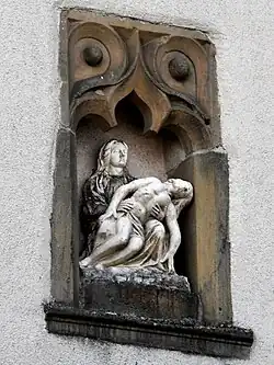 Niche mur latéral.