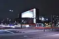Le nouveau théâtre Luxor la nuit en 2012.