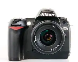 Description de l'image Nikon D70 with 35mm f2.jpg.