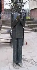 Statue de Nils Ferlin (sv) à Stockholm réalisée par Karl Göte Bejemark (sv)