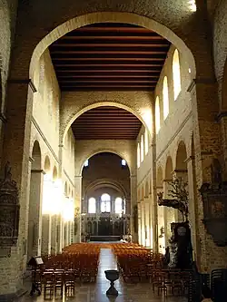 Nef romane de la collégiale Sainte-Gertrude de Nivelles (Brabant wallon, Belgique, XIe-XIIIe&nbsp;siècle).